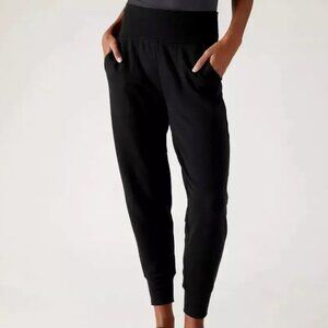 Athleta Coaster Luxe High-Rise Jogger Super-Soft Pockets Black Medium Petite